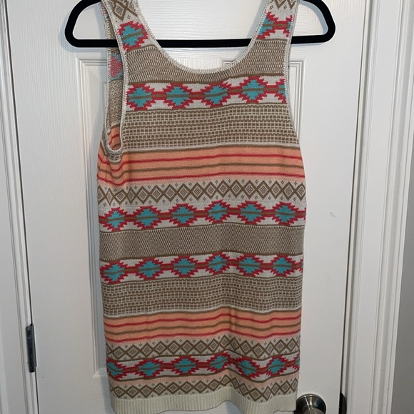 Patterned Sleeveless Top - Multicolor - Picture 6 of 6